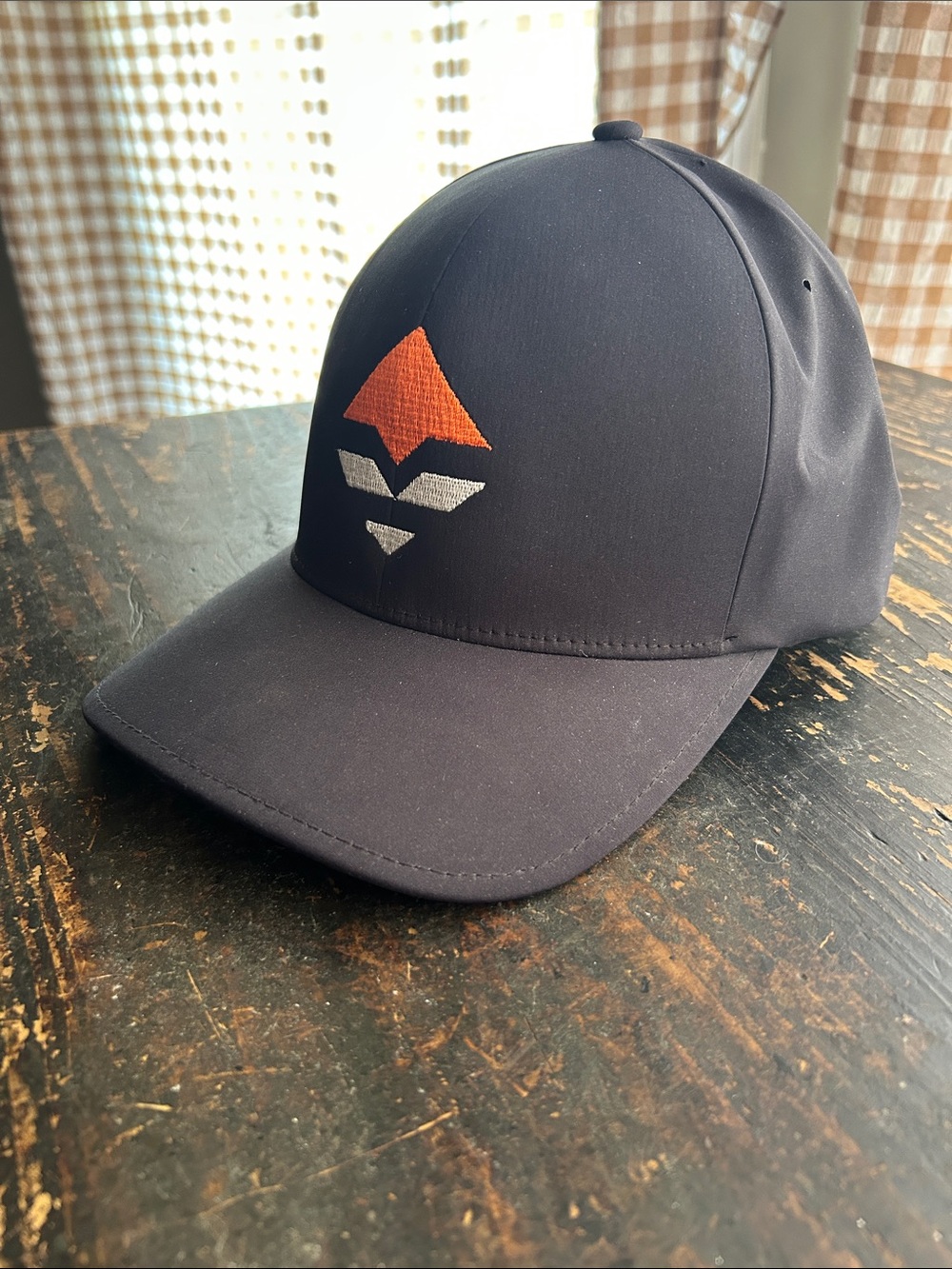 Men's Go Hunt Hat. Great condition! Barely worn.